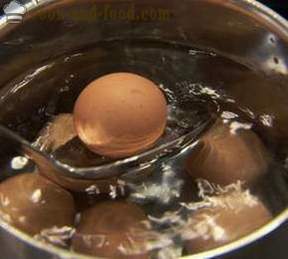 Hogyan kell főzni egy főtt tojás, azaz Folyékony „a zsákban” (fénykép, videó)
